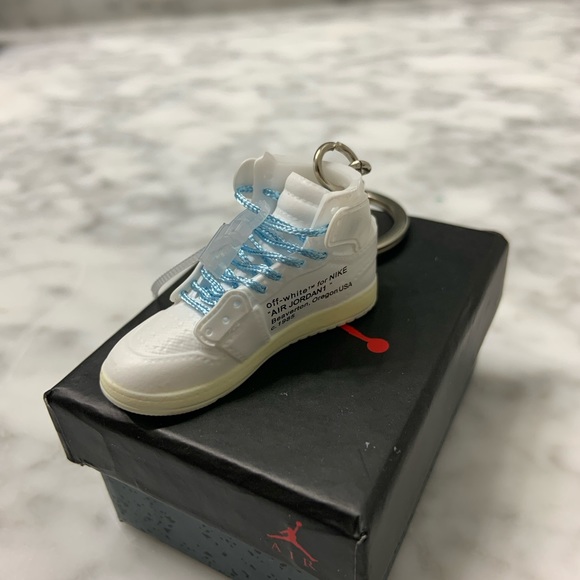 Off-White Air Jordan1 3D Keychain 
(Blue Laces) - Picture 2 of 4